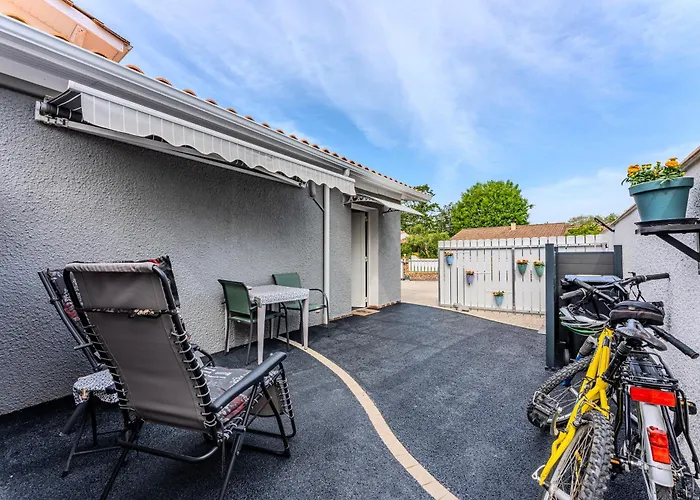 Chez Brigitte A Prázdninový dům *